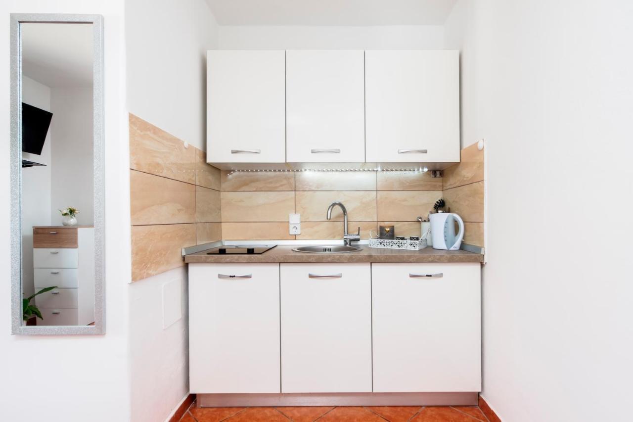 Apartment Biggy Rovigno Esterno foto