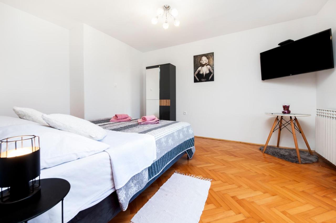 Apartment Biggy Rovigno Esterno foto