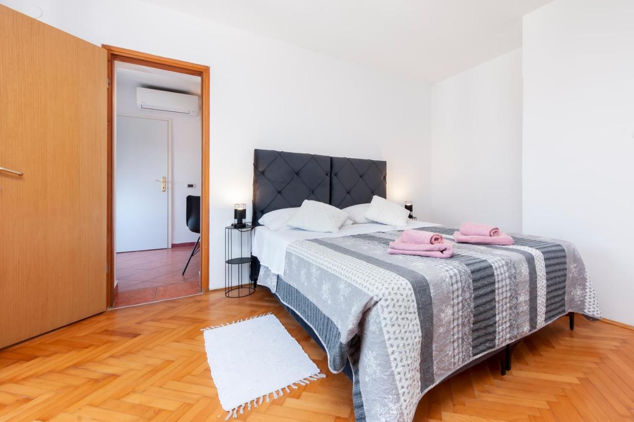 Apartment Biggy Rovigno Esterno foto